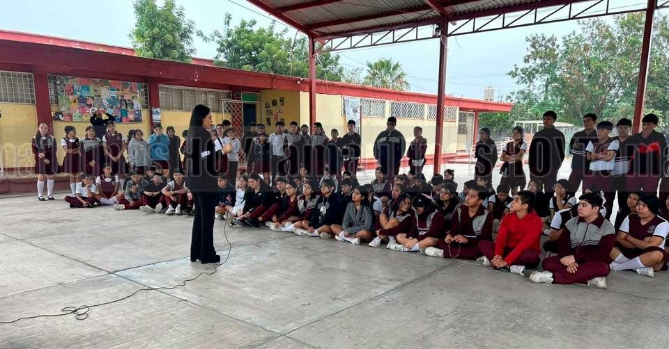 Escuelas de Victoria reciben herramientas para prevenir violencia desde la infancia