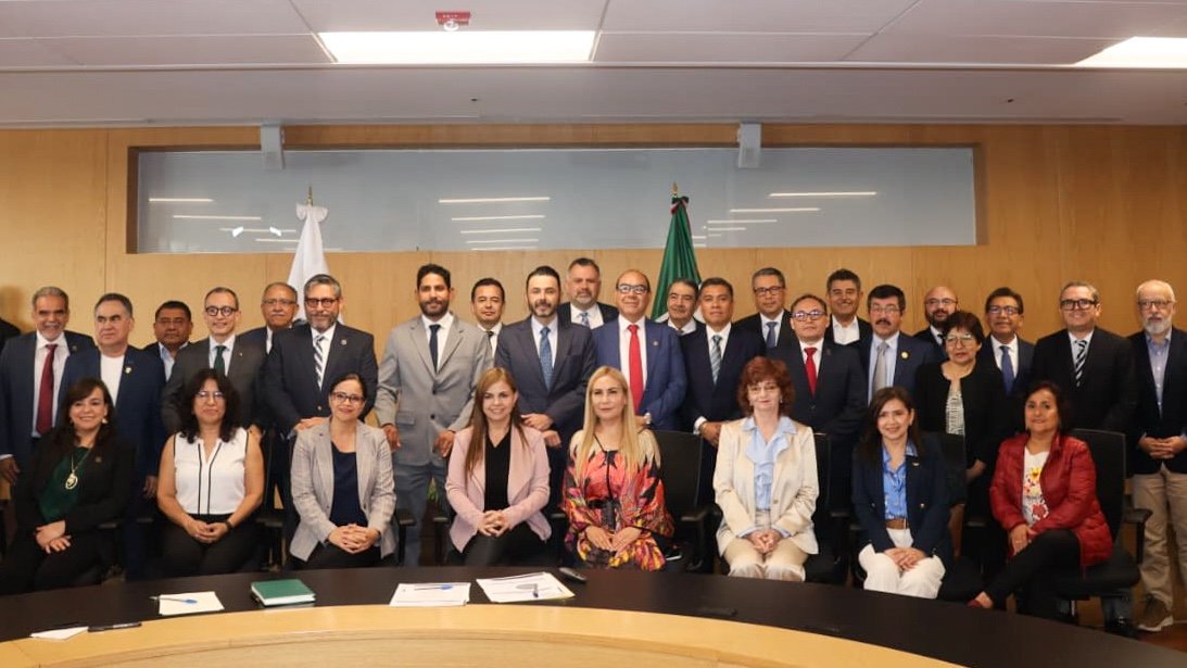 UAT fortalece la transparencia con participación en encuentro nacional de fiscalización