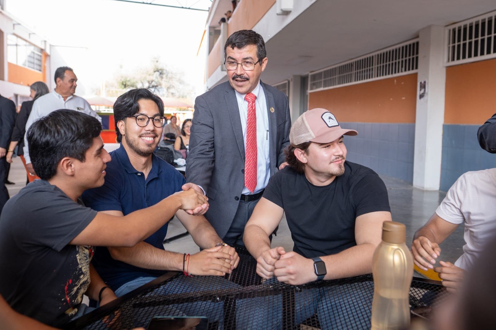 Alianzas Estratégicas de la Universidad Aseguran Empleos para Egresados en la ANAM y SCJN